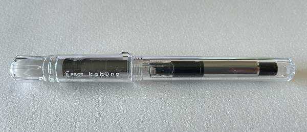 La leggera e confortevole penna stilografica Pilot Kakuno perfetta per il disegno